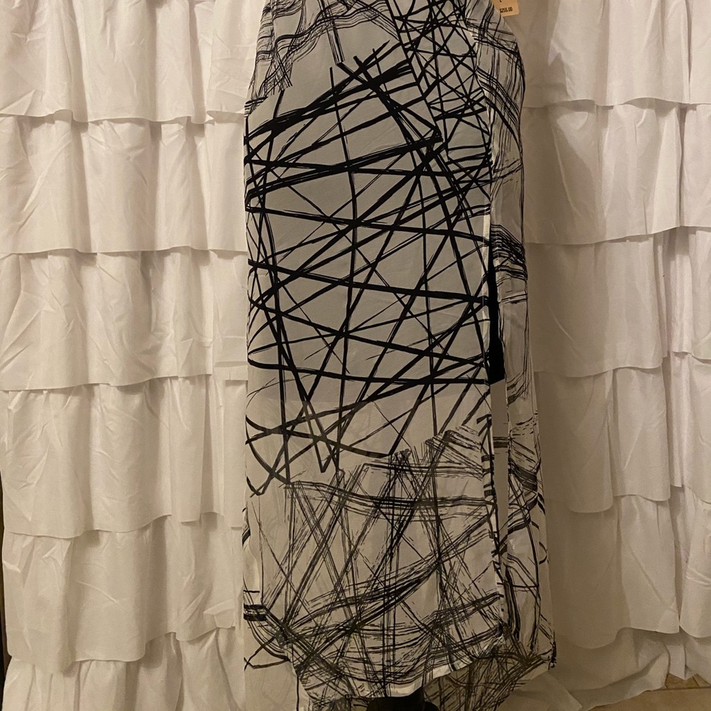 PURE by DKNY Sheer w Shorter Skirt Lining. NWT!
